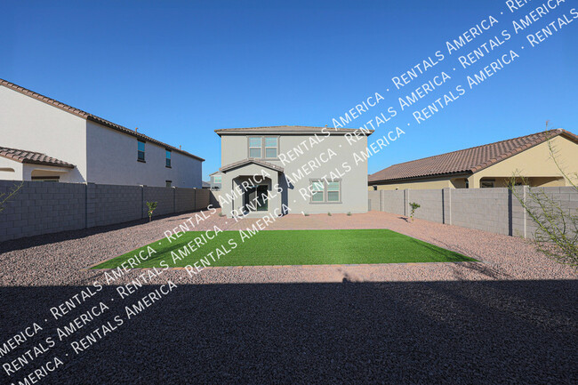 Building Photo - Beautiful 5 BD 3 BA Litchfield Park Home i...