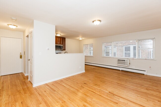 Building Photo - 4816 N Springfield Ave