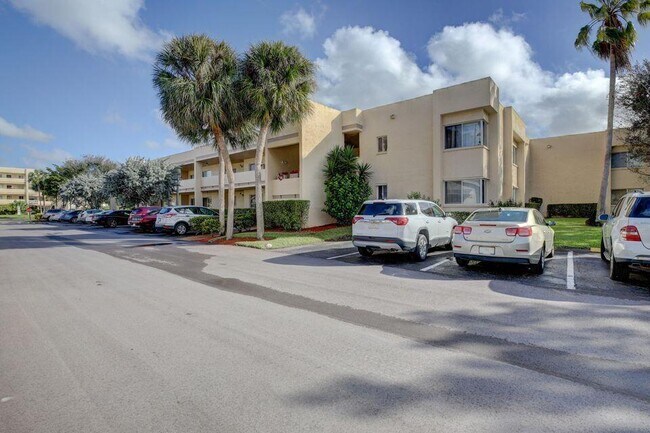 Building Photo - 3212 Strawflower Way