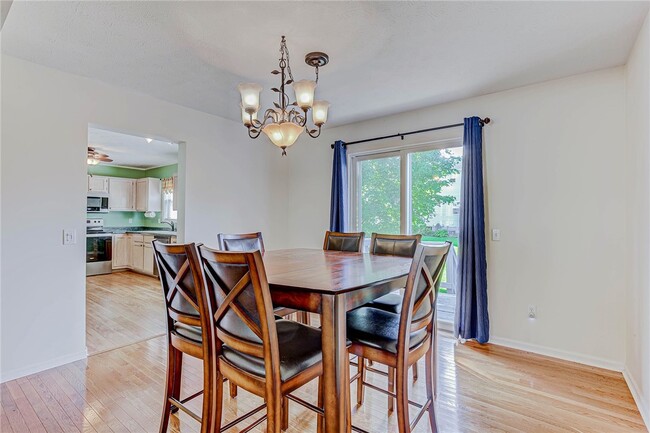 Building Photo - 1285 Courtney Dr