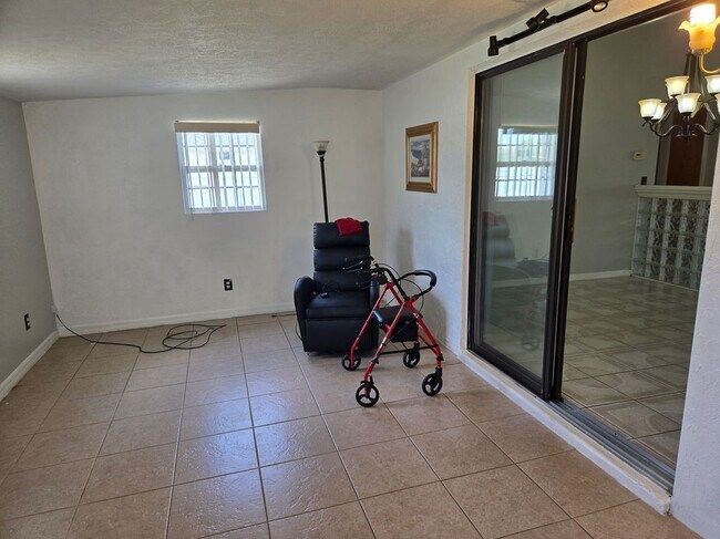 Building Photo - 4870 SW 147 Loop