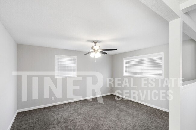 Building Photo - STUNNING UPDATED HOME 5 BEDROOM HOME ON CO...