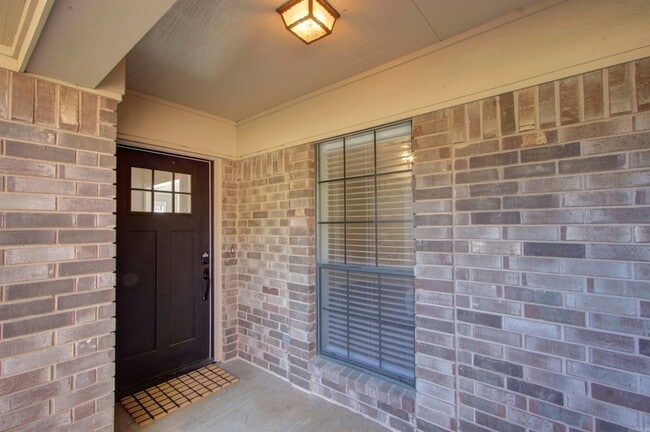 Building Photo - 3516 Skyline Blvd