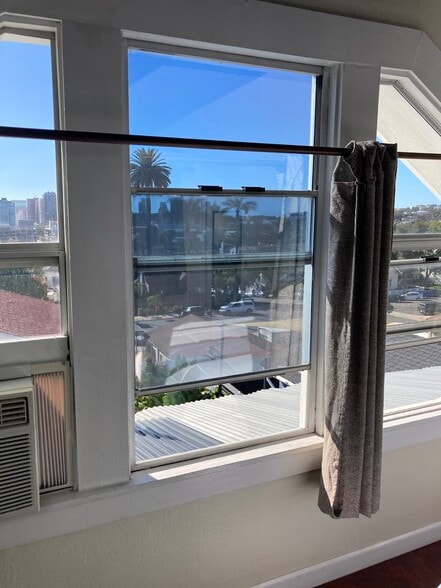 Building Photo - 1044 23rd St