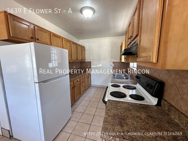 Building Photo - 3639 E Flower St