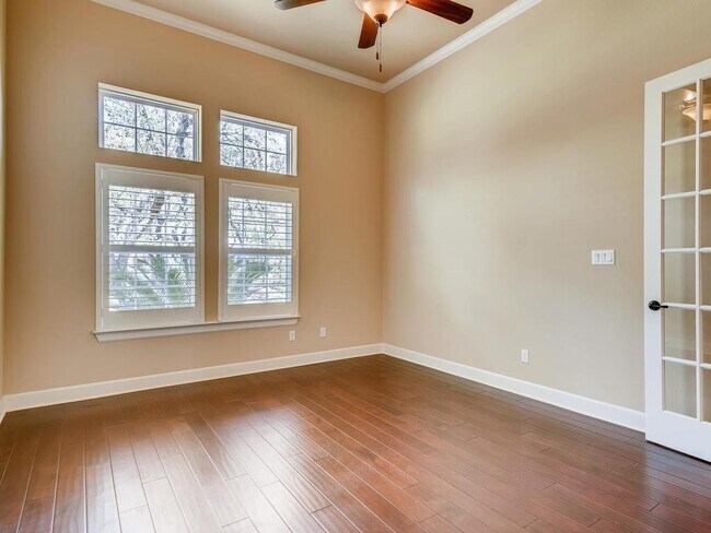 Building Photo - 215 Reveille Rd