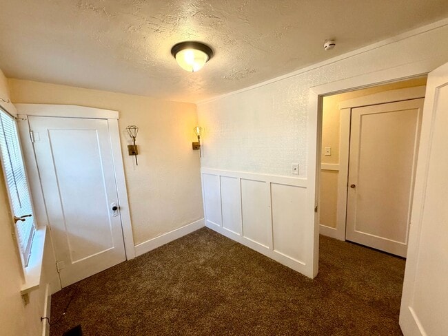 Building Photo - 259 E 2100 S