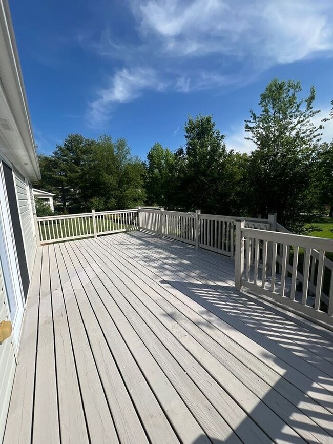 Building Photo - **Charming 2 Bed, 2 Bath Ranch-Style Home ...