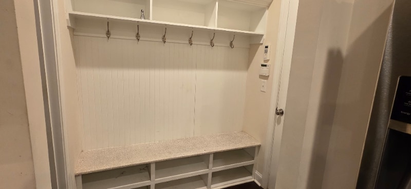 Building Photo - 1045 Benay Rd