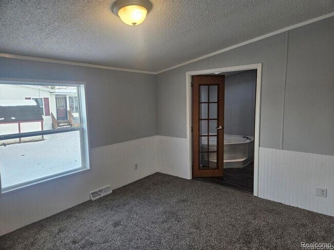 Building Photo - 6274 Cree Ct