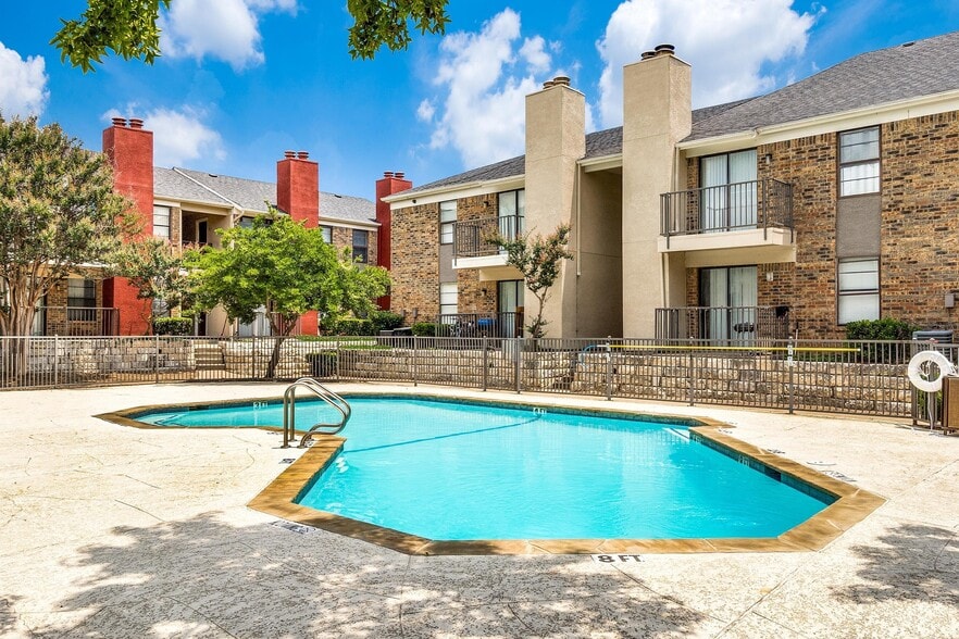 Pool_Area_4--Northstar - North Star Apartment Homes