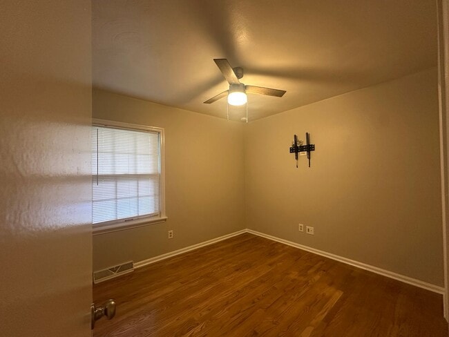 Building Photo - Vinton/Roanoke County 4 BR!