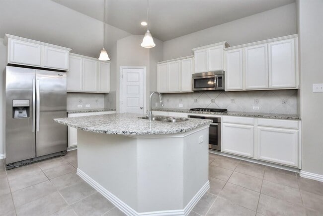 Building Photo - 409 Bluehaw Dr