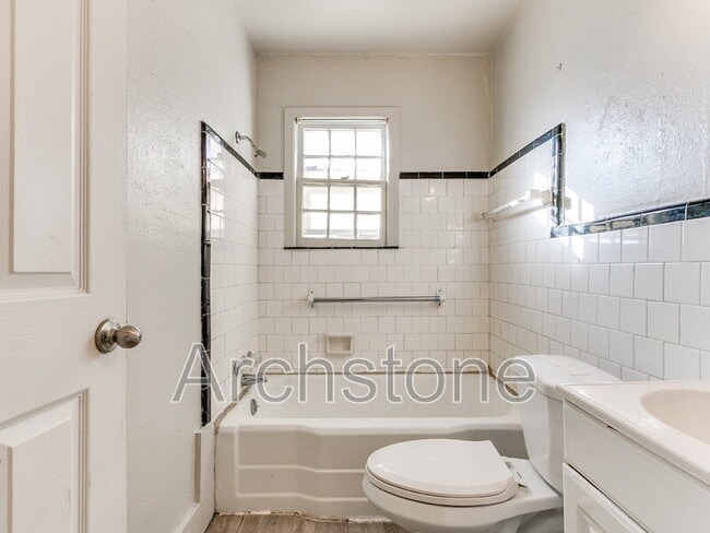Building Photo - 527 E Boeing Dr