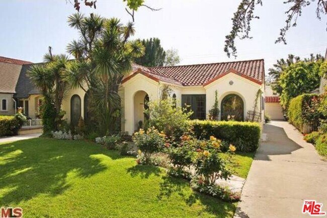 Building Photo - 131 N Citrus Ave