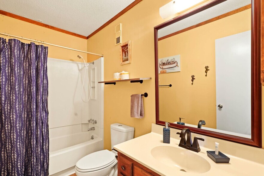 Building Photo - 301 Pinnacle Inn Rd