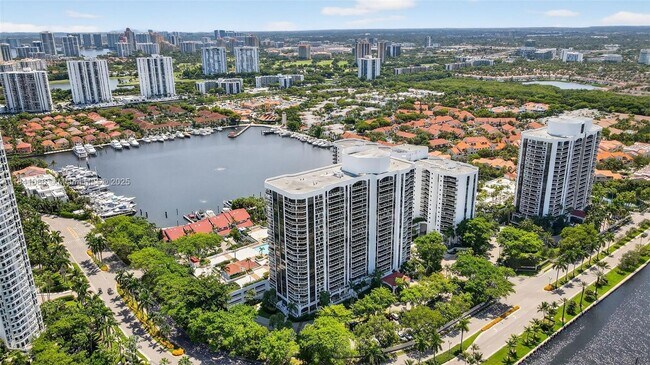Primary Photo - 3640 Yacht Club Dr