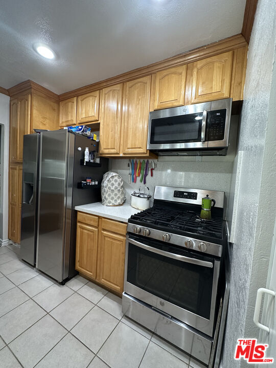 Building Photo - 6442 Wilkinson Ave