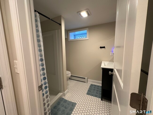 Building Photo - 2 Hurd St