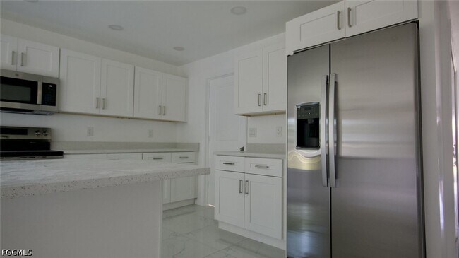Building Photo - 3433 Jeffcott St