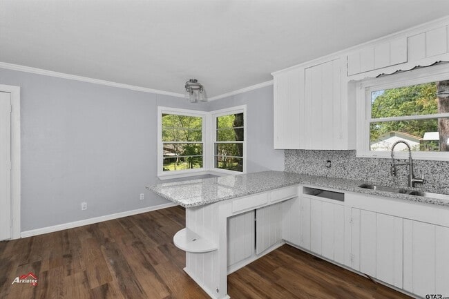 Building Photo - 1307 Ash Ln