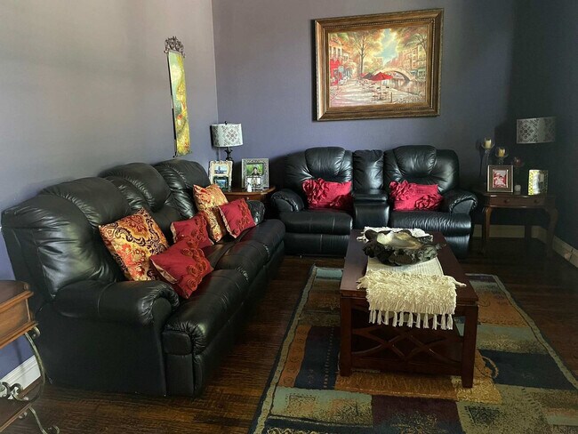 Building Photo - 9312 Warm Springs Cir