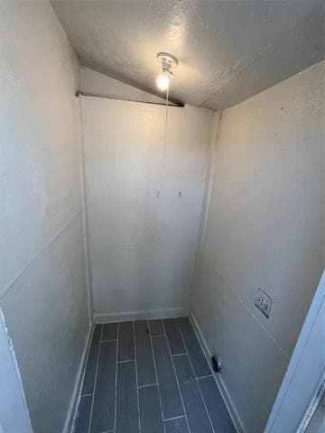 Building Photo - 1321 Woodcrest Dr