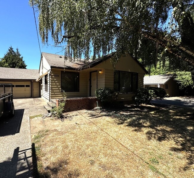 Primary Photo - 3 Bed • 1 Bath Home + Bonus Room in Northe...