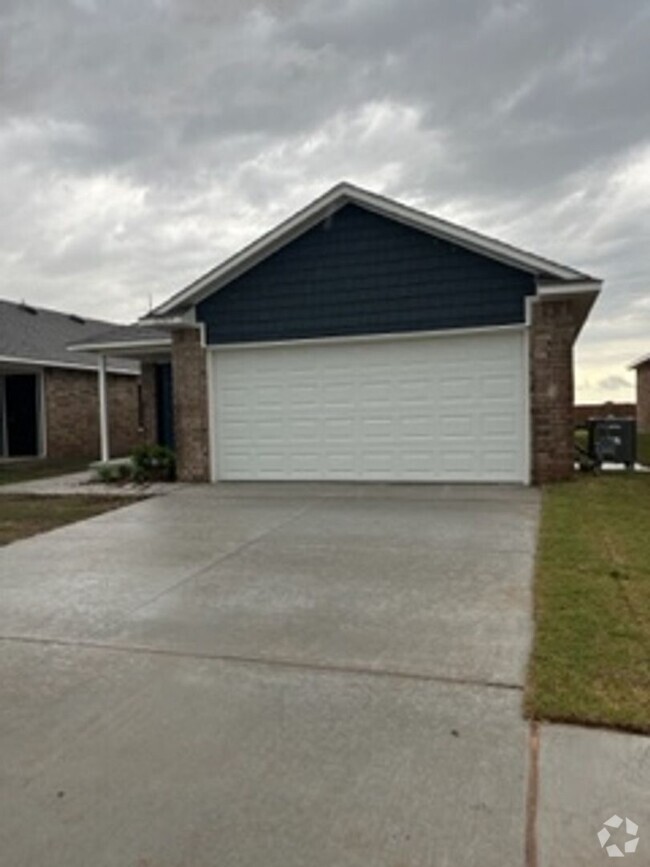 Building Photo - FIRST MONTH FREE - Beautiful New Home!