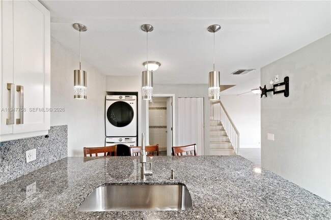 Building Photo - 2588 Garden Ct