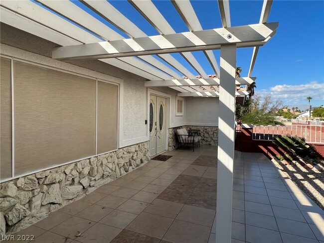 Building Photo - 2121 Rosanna St