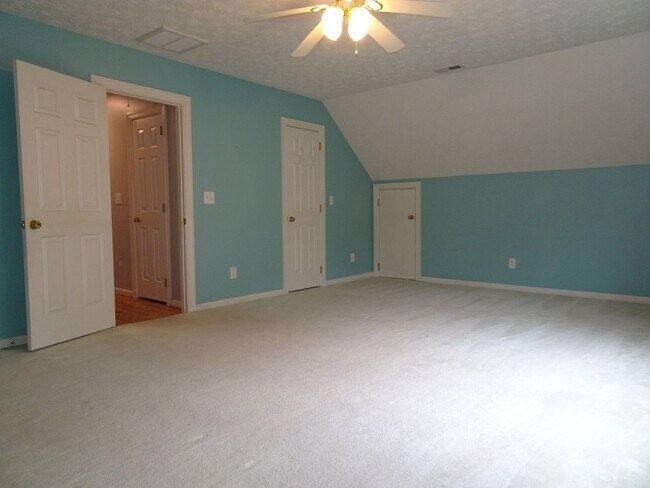 Building Photo - 4 Bedroom 2.5 Bath Home in Powhatan Secondary