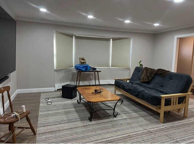 Building Photo - 107 Fairview Ave