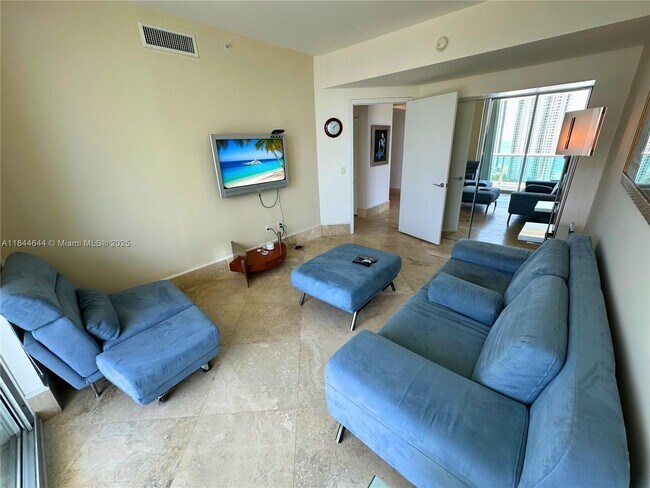 Building Photo - 16500 Collins Ave