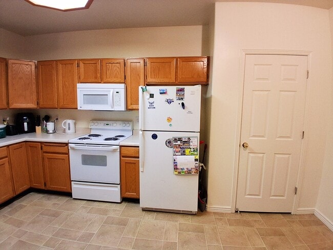 Building Photo - 416 N Seven Peaks Blvd