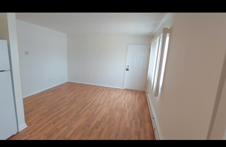 Living Room 3 - 308 Kehoe Rd