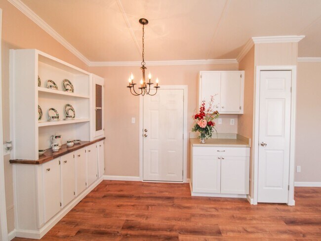 Building Photo - Recently Updated Manufactured Home!