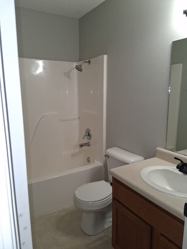 Building Photo - 3306 SW Landau Ct