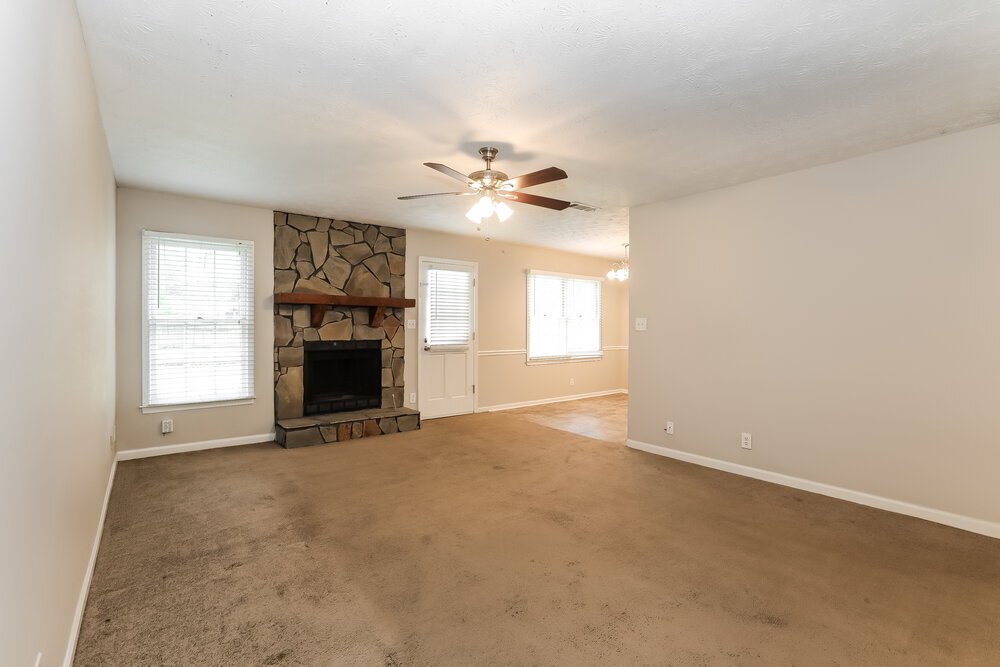 Building Photo - 3568 Fernbrook Dr
