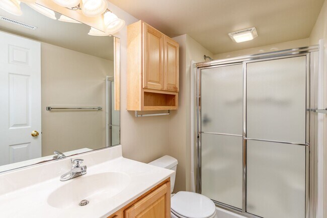 Building Photo - 2620 Camden Dr