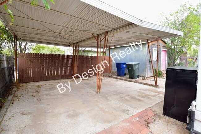 Building Photo - Charming Armory Park Bungalow with Private Off-Street Parking