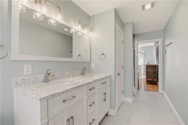 Building Photo - 3 Rego Ave