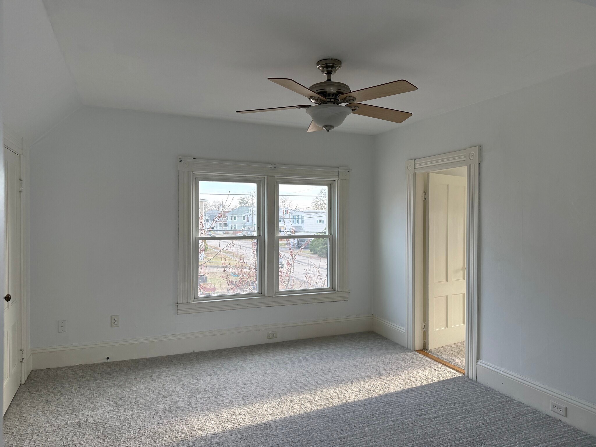 Building Photo - 89 Belmont St