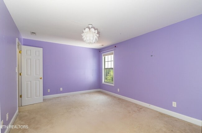 Building Photo - 8334 Bay Gardens Ln