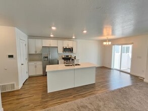 Building Photo - Wonderful 3 Bed, 2 Bath Condo in Lehi!