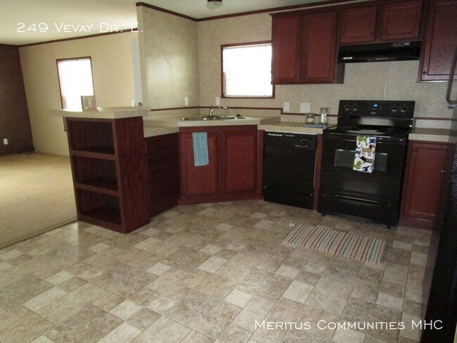 Building Photo - FREE RENT UNTIL 10/1!!!!
