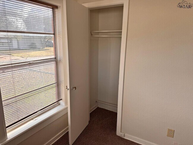 Building Photo - 2907 Moffett Ave