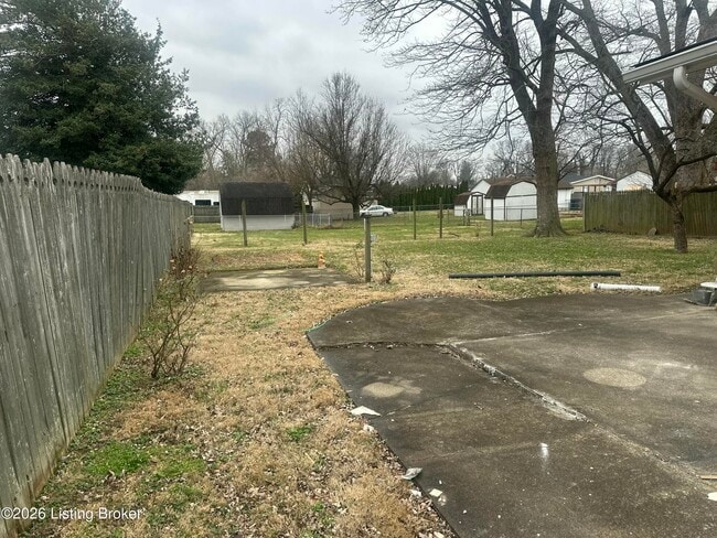 Building Photo - 4806 Mid Dr