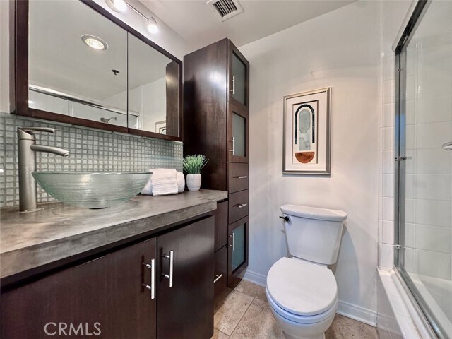 Building Photo - 525 E Seaside Way