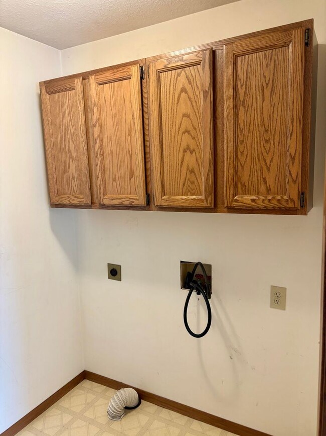 Building Photo - 1626-1628-1628 Wayne St